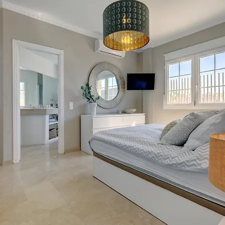 Beautiful Villa With Private Pool *
