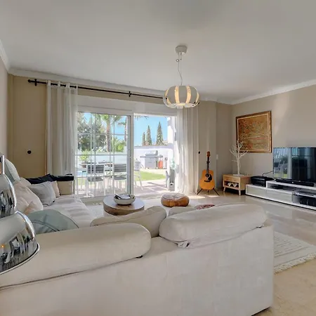 Beautiful Villa With Private Pool *